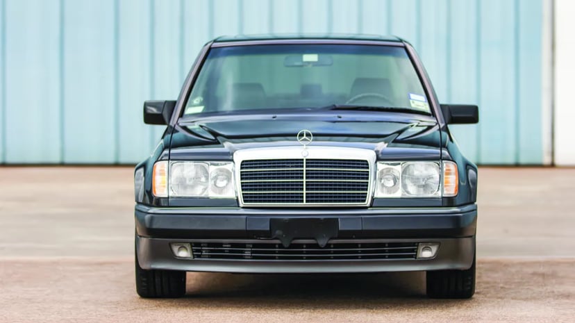 Performance cars that break symmetry rules, photo 5