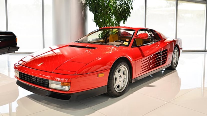 Performance cars that break symmetry rules, photo 6