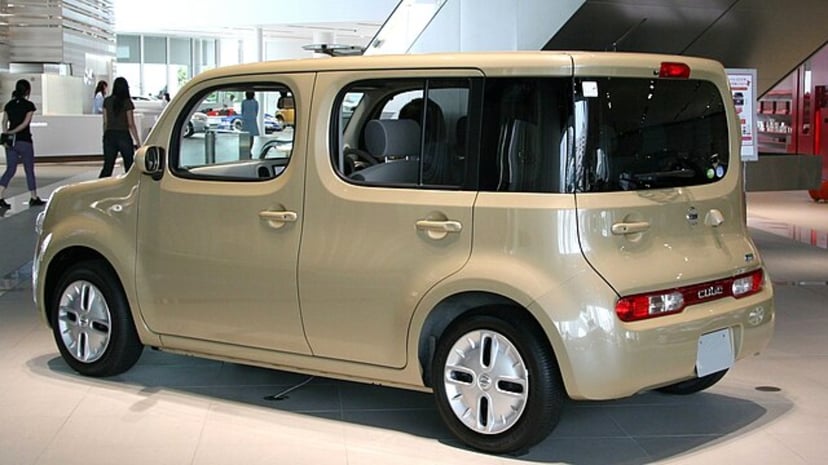 Performance cars that break symmetry rules, photo 8